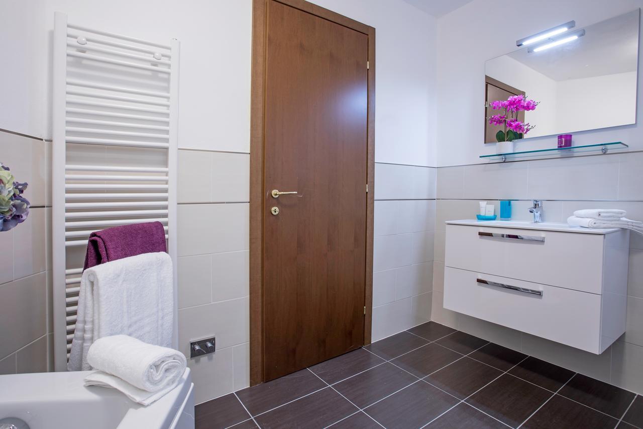 Ossuccio Grande C Home With Pool Sleeps 12 By Italian Apartments كومو المظهر الخارجي الصورة