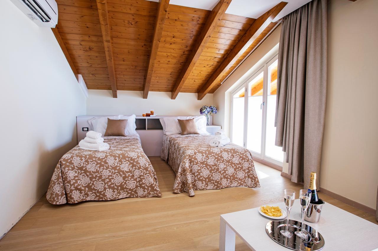 Ossuccio Grande C Home With Pool Sleeps 12 By Italian Apartments كومو المظهر الخارجي الصورة